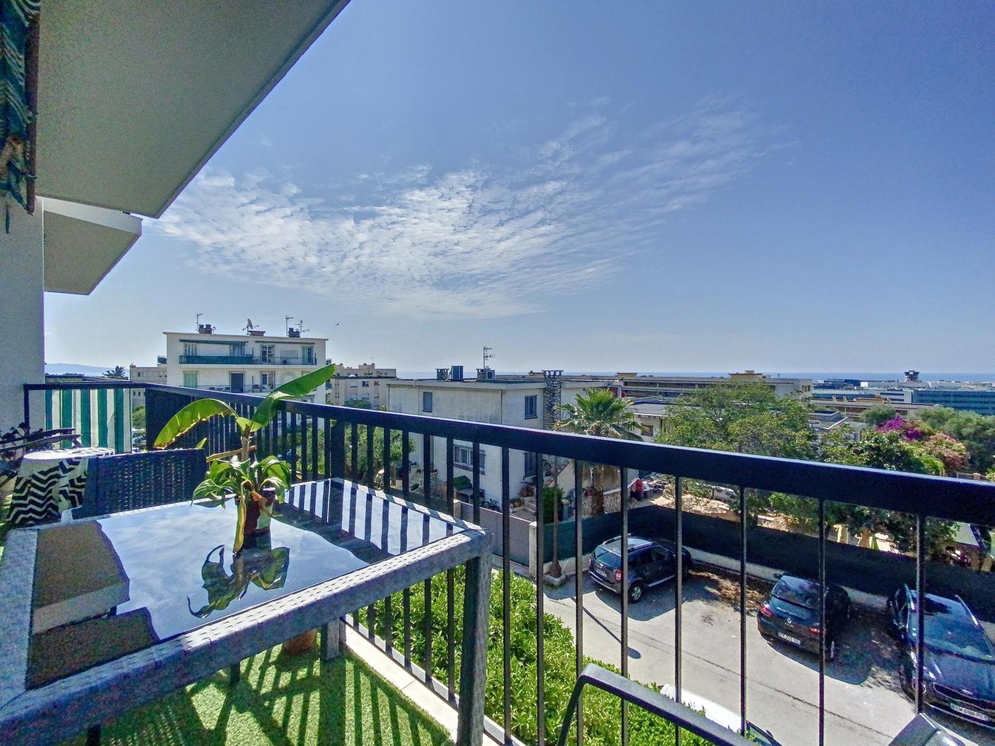 *confort, Vue Mer Et Detente* Apartment Nizza